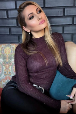 42 y.o. Olena from Poltava, Ukraine - ID 912498