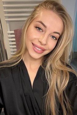 19 y.o. Varvara from Krakow, Poland - ID 984400